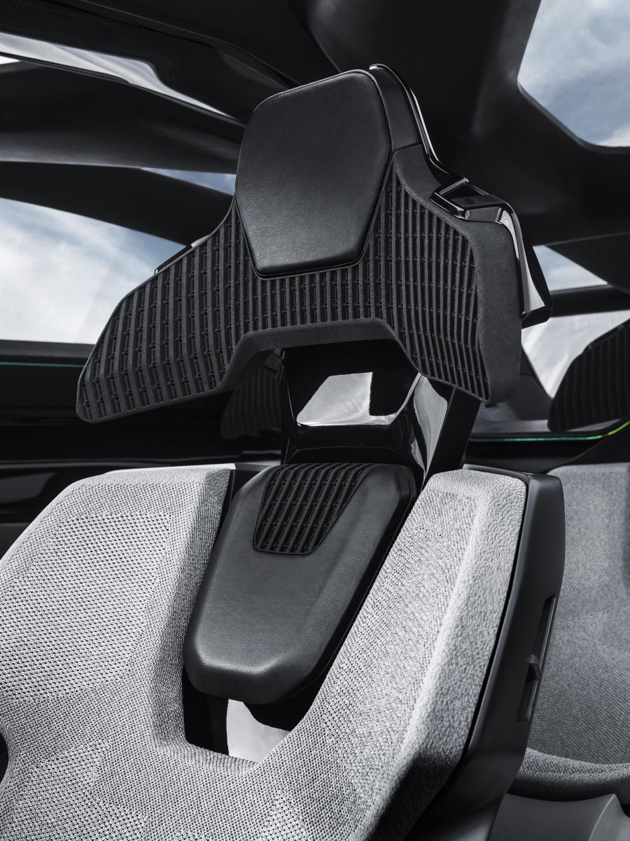 Детали интерьера Peugeot Instinct Concept 2017 года  (фото 62 из 98)